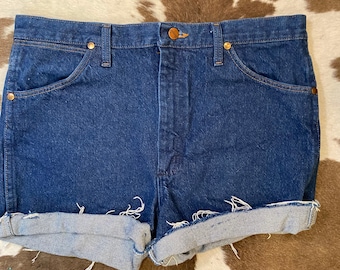 Vintage Dark Rinse Wrangler Denim Jean Cut Off Shorts waist 34”