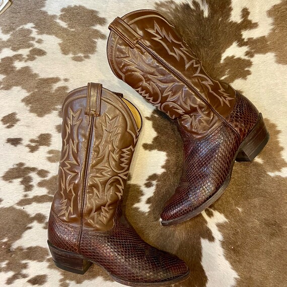 Brown Exotic Snakeskin Tony Lama Cowboy Boots Men's size 8 1/2 D, woman's size 10