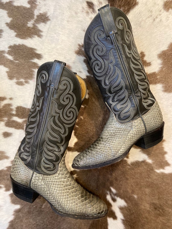 Vintage 1970s Black Label Exotic Grey Snakeskin Cowboy Boots men’s size 7 D women’s size 8 1/2 M