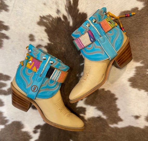 Handcrafted Ivory and Turquoise Leather boho ankle Acme cowgirl booties size 7 1/2 B