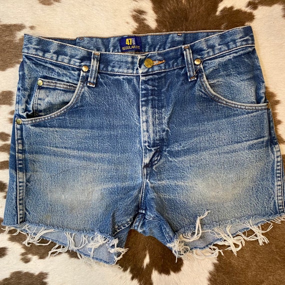 Perfectly Faded Vintage Wrangler Blue Jean Denim Cut Off Shorts 32”