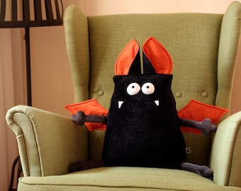 Big Vampire Bat Pillow Muma, Maxi-Muma Cushion Vampire, Soft Halloween Decor, Comfortable Pillow, Comfy Plush Pillow