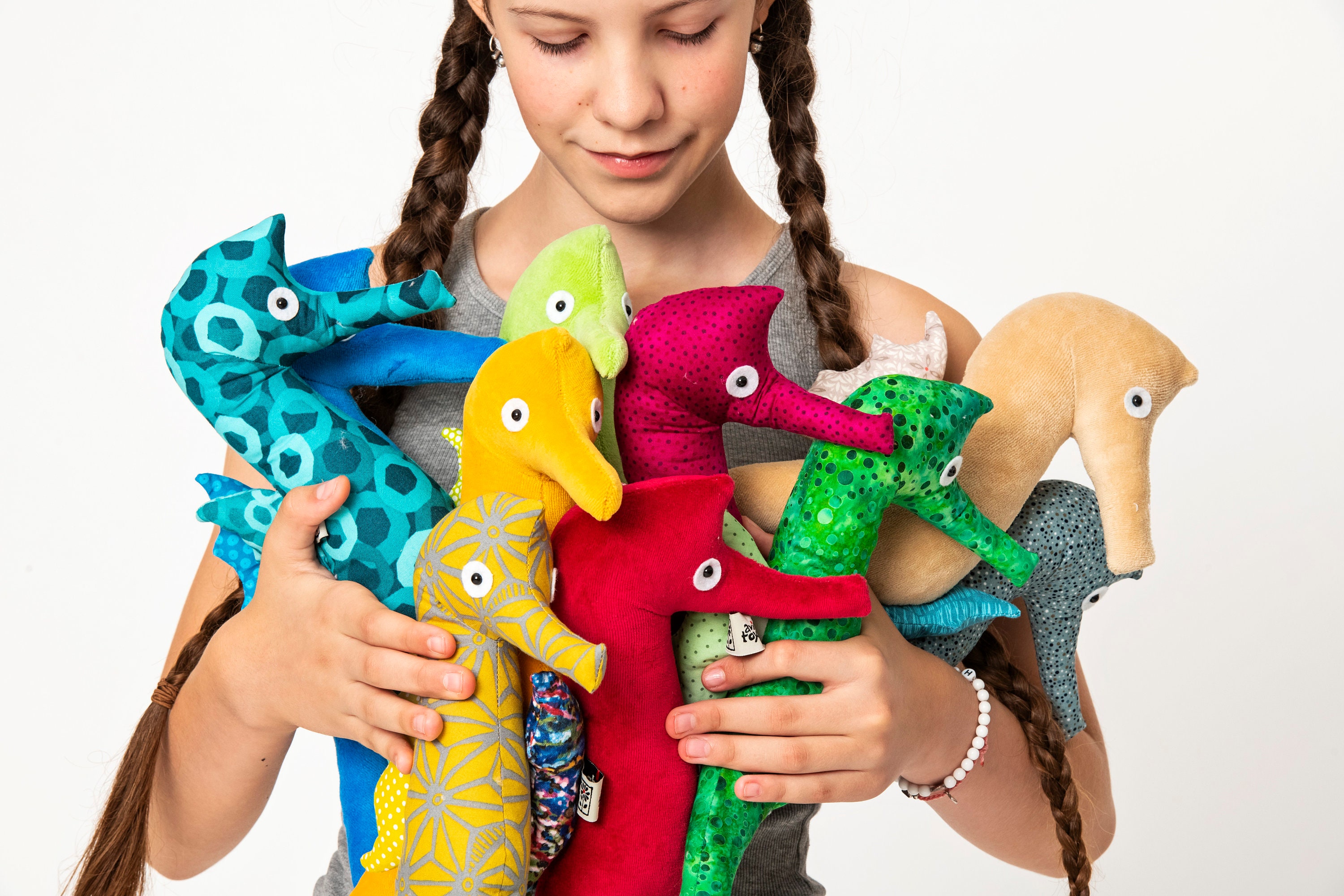 RtS Little Seahorse Plush Toy, Colorful Stuffed Seahorse Plushie, Ocean Themed Nursery Decor