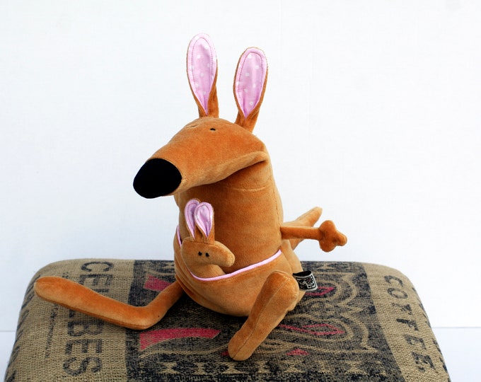 Ponca Kangaroo and her Joey, Little Ochre Wallaby Plush, Soft Mustard Kangaroo Toy, Funny Plush Baby Kangaroo