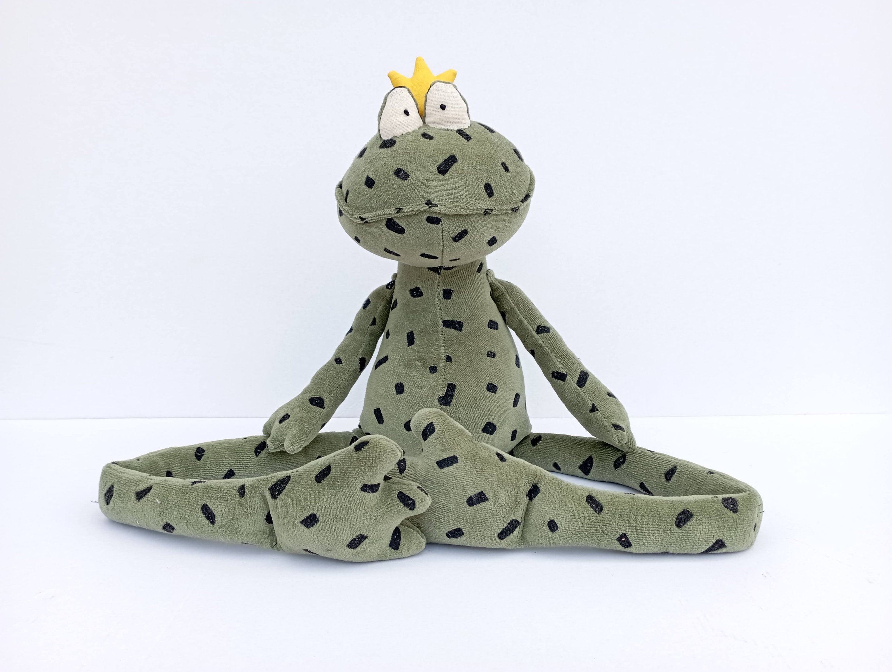 Green Frog (black spots) Prince stuffed plush toy, Frog Plushie, Cute  Nursery Decor Plush Stuffie