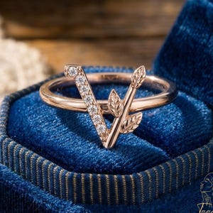 Moissanit Anfangsbuchstabe V Ring | 18K Vergoldung, Sterling Silber