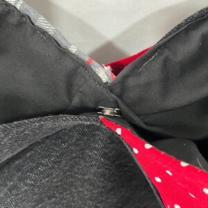 magnetic closer button