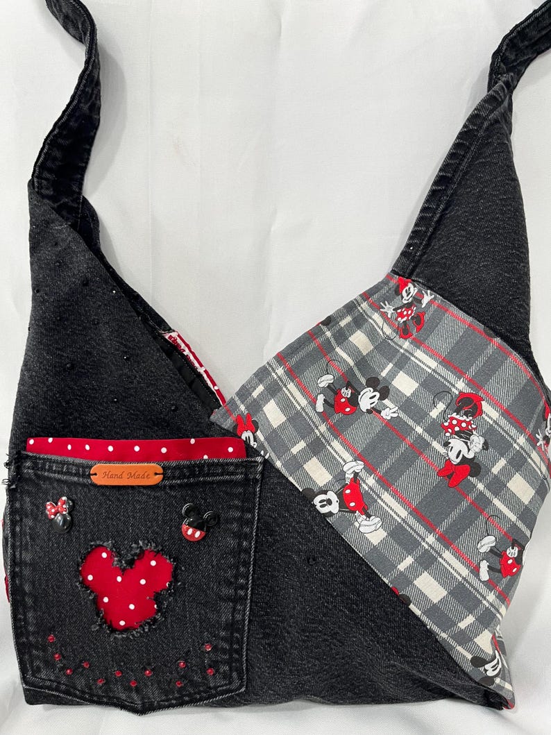 front of tote purse