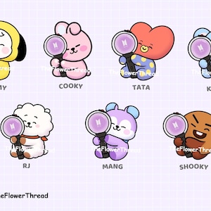 Puede incluir: Ilustraciones de siete personajes de dibujos animados, cada uno sosteniendo un palo de luz púrpura. Los personajes incluyen Chimmy, Cooky, Tata, Koya, RJ, Mang y Shooky. El nombre de la tienda Etsy "TheFlowerThread" es visible en la parte inferior.