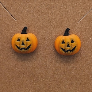 Jack-o'-Lantern Pumpkin Stud Earrings - Small Halloween Studs - Hypoallergenic Posts