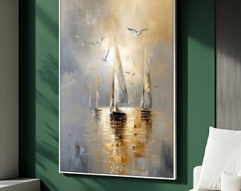 Könnte beinhalten: Ein Ölgemälde von Segelbooten auf dem Wasser, mit einer goldenen und grauen Farbpalette. Das Kunstwerk zeigt mehrere Segelboote mit weißen Segeln, die sich im Wasser spiegeln. Möwen fliegen am Himmel und ergänzen das nautische Thema.
