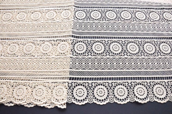Tissu fleuri brodé beige, Ivoire brodée brodée Ivoire en tissu, coton Style Vintage robe de mariée, mariage d’hiver, décor de Table de mariage 356f32 Tissu fleuri brodé beige, Ivoire brodée brodée Ivoire en tissu, coton Style Vintage robe de mariée, mariage d’hiver, décor de Table de mariage 356f32