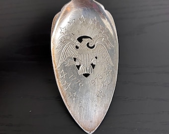 Vintage 1881 Rogers Onieda Silver Plated Bicentennial 1776-1976 Pie Cake Server