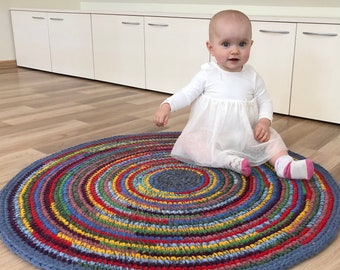 Hand crochet wool rug in beautiful color mix, 35 inches in diameter