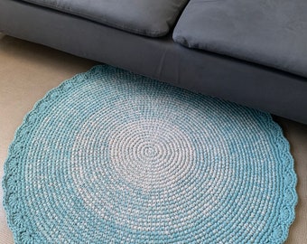 Beautiful hand crochet rug, measures 37 inches or 94 cm in diameter