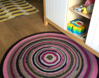 Super cute and original hand crochet wool rug, perfect for a baby girls room, 42'' in diameter, made to order