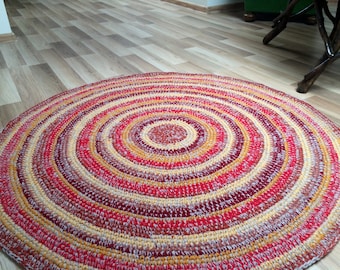 Beautiful Crochet round rug, 45'' in diameter