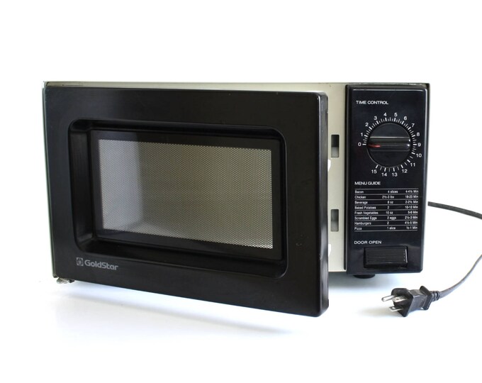 Goldstar Microwave Oven ER3553 Kitchen Appliance Mini, Vintage 1980s