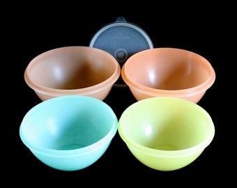 Pastel Tupperware Nesting Bowl / Lid, Wonderlier (as-is, see description)