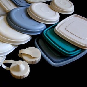 Tapas de repuesto Rubbermaid Servin' Saver para recipientes de plástico para almacenar alimentos, botella con atomizador, 11 oz, década de 1980