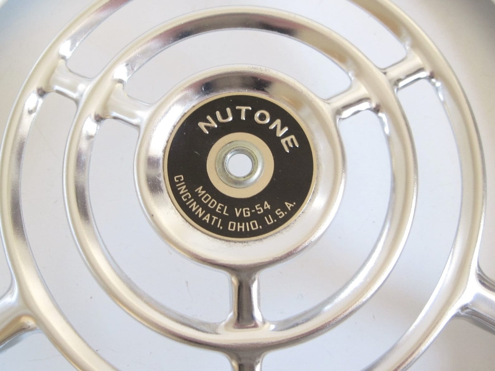 nutone kitchen exhaust fan light replacement