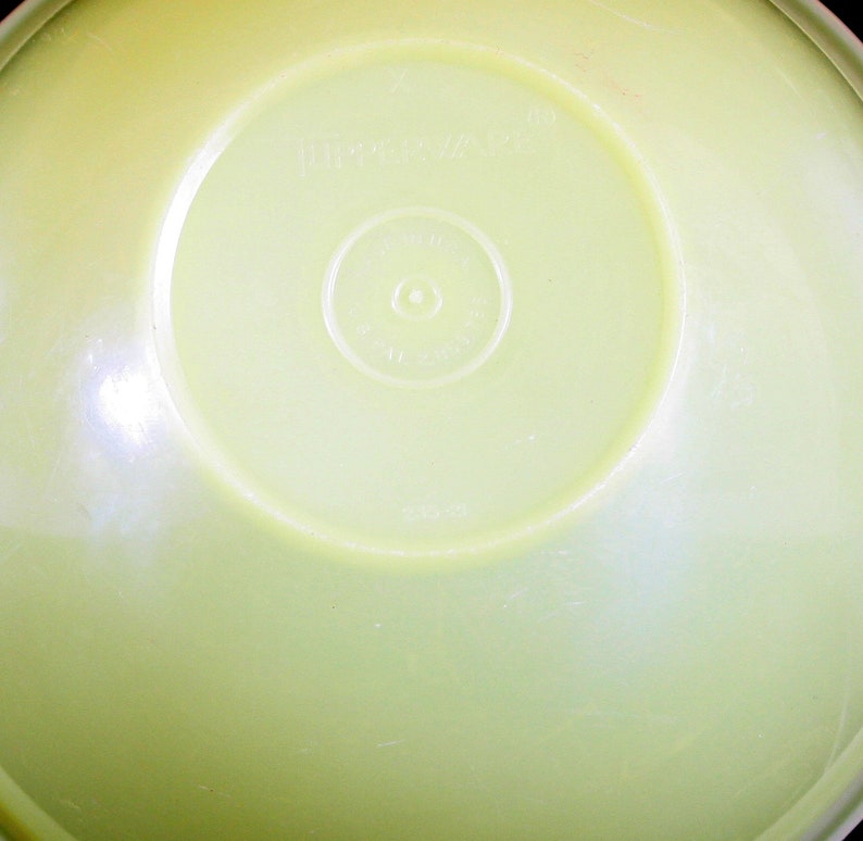 Pastel Tupperware Nesting Bowl / Lid, Wonderlier as-is, see description image 3