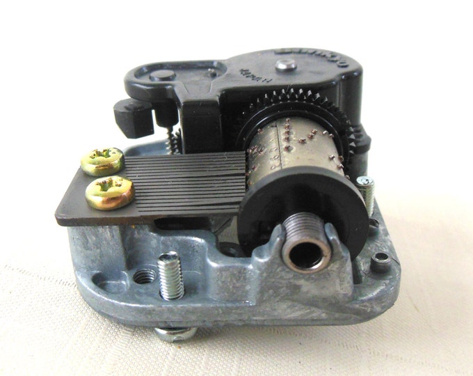 Music Box Movement Wind up Have Yourself Merry Little Christmas Sankyo