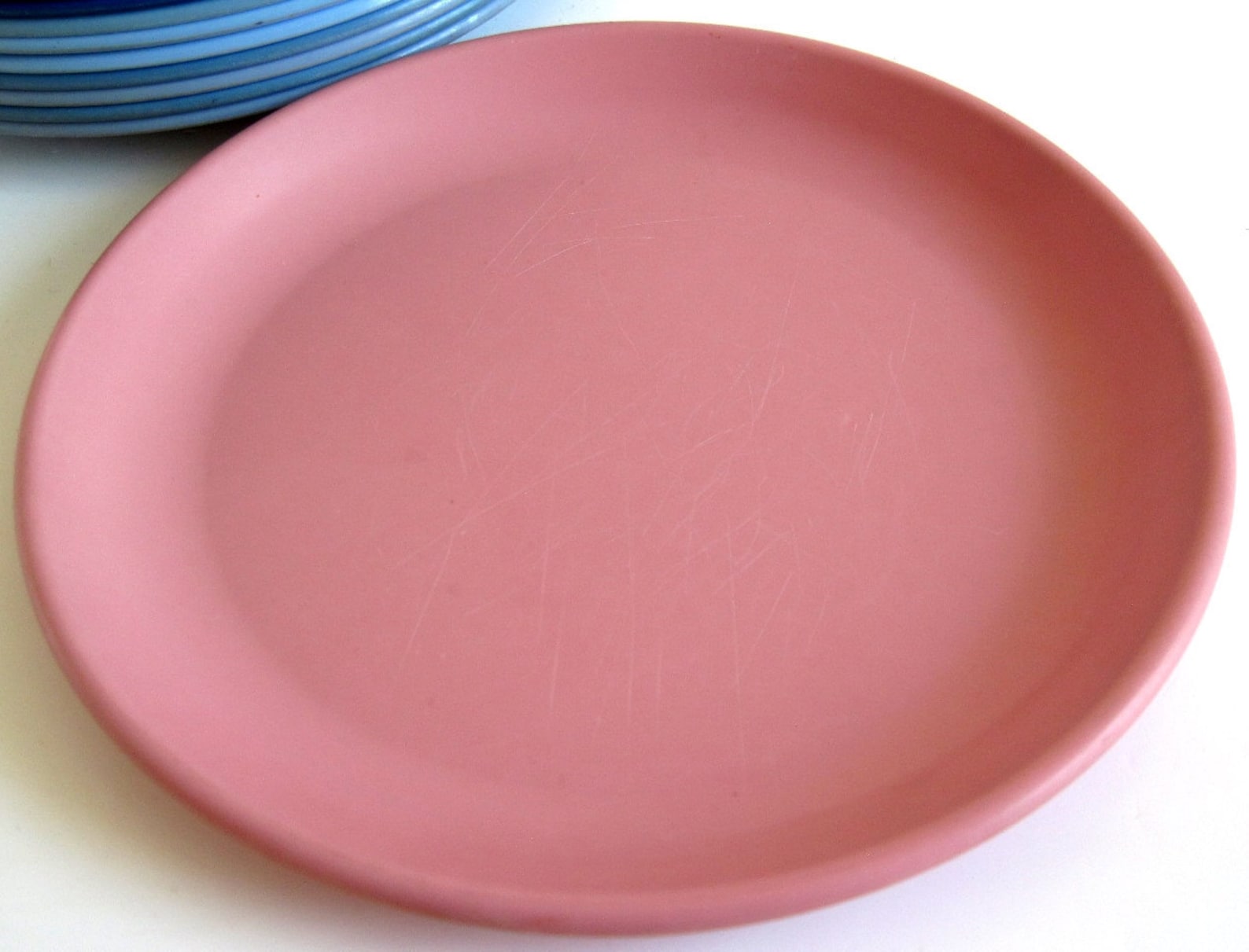 Rubbermaid Melamine Dishes Dinner Plates 3840, Luncheon Plates 3838