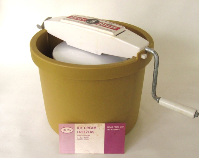 Hand Crank Ice Cream Maker Dixie Belle Richmond Cedar Works 5 Quart RCW