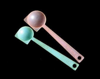 Tupperware Measuring Spoon Replacements Vintage 1950s Pastel, Pink 1 Teaspoon