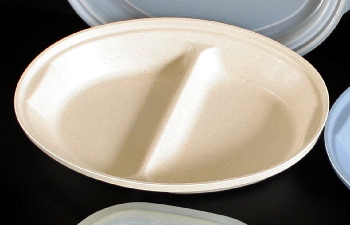 Rubbermaid Microwave Servin Saver Dishes 4 Oz Bowl, Lid I, or Divided