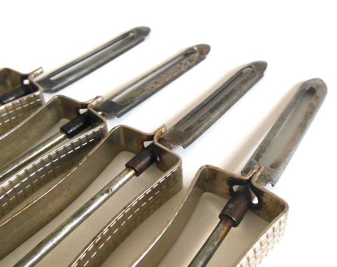 Ekco Vegetable Peeler Slip Pruf Nee Action Veggie Vintage Potato