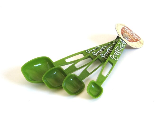 Plastic Measuring Spoons Set Vintage 1970s Kitchen Avocado Green White