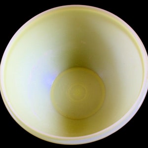 Pastel Tupperware Nesting Bowl / Lid, Wonderlier as-is, see description 7" yellow bowl