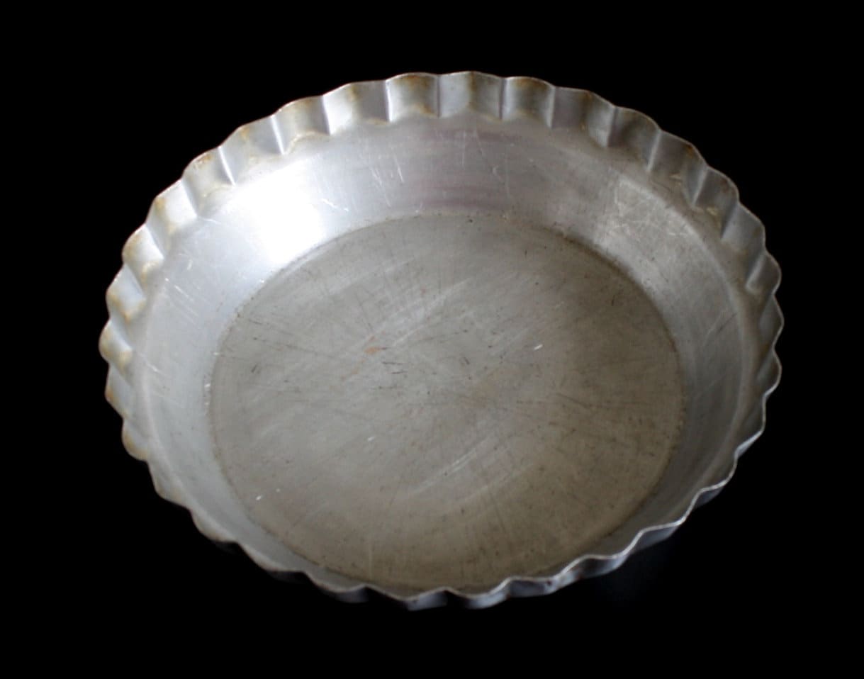 Wear-ever Aluminum Fluted Pie Pan 10 X 1 3/4" Scalloped No 2865 USA Baking for sale online 