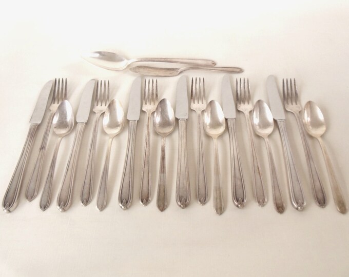 Silverware Set Tarnish Silver Plate Service for 6 Oneida Heirloom Plate