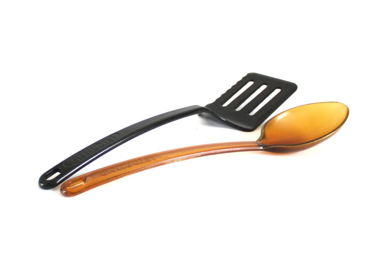 Pie Server Slotted Spoon Ultratemp Kitchen Utensil: Meat Fork Soup Ladle Spatua some marked Pyrex Accessories Bowl Scraper