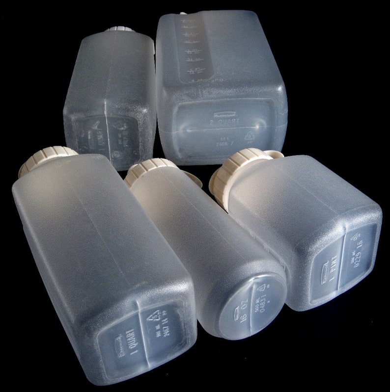 rubbermaid salt pepper shakers vintage ribbed plastic mint