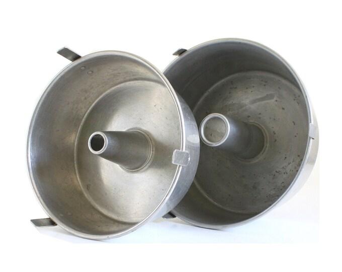 Wearever Angel Food Cake Pan 1152 or 2734, One Piece, Aluminum Bakeware