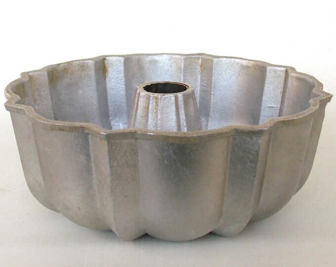 Cast Aluminum Bundt Cake Pan No Teflon Vintage - Etsy