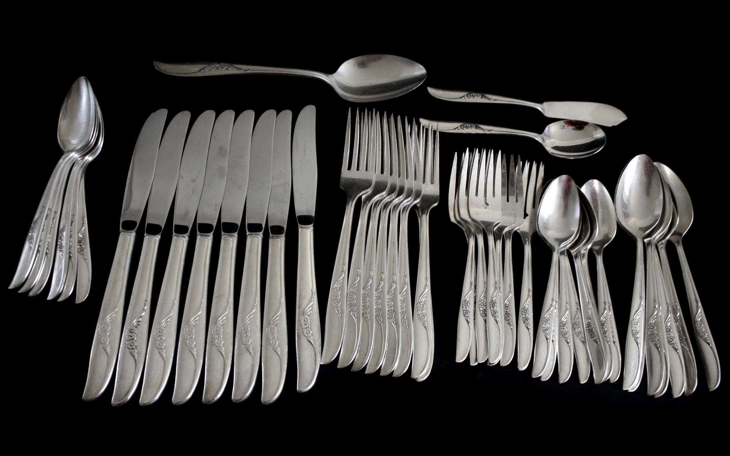 Oneida Flatware Set, Complete Service for 8, Wm A Rogers Silverware Set