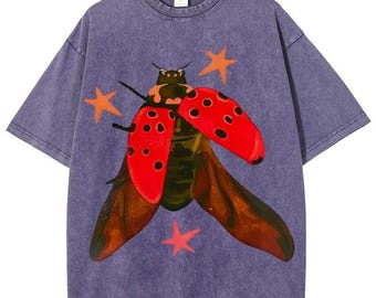 Camiseta vintage lavada con mariquita, camiseta extragrande con estampado de naturaleza, top urbano con insectos celestiales