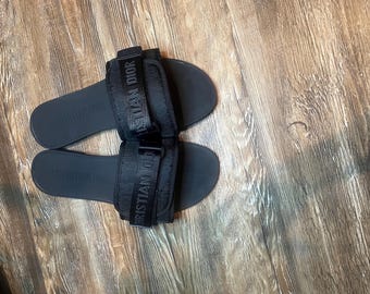 Black Dior Evolution strap slides