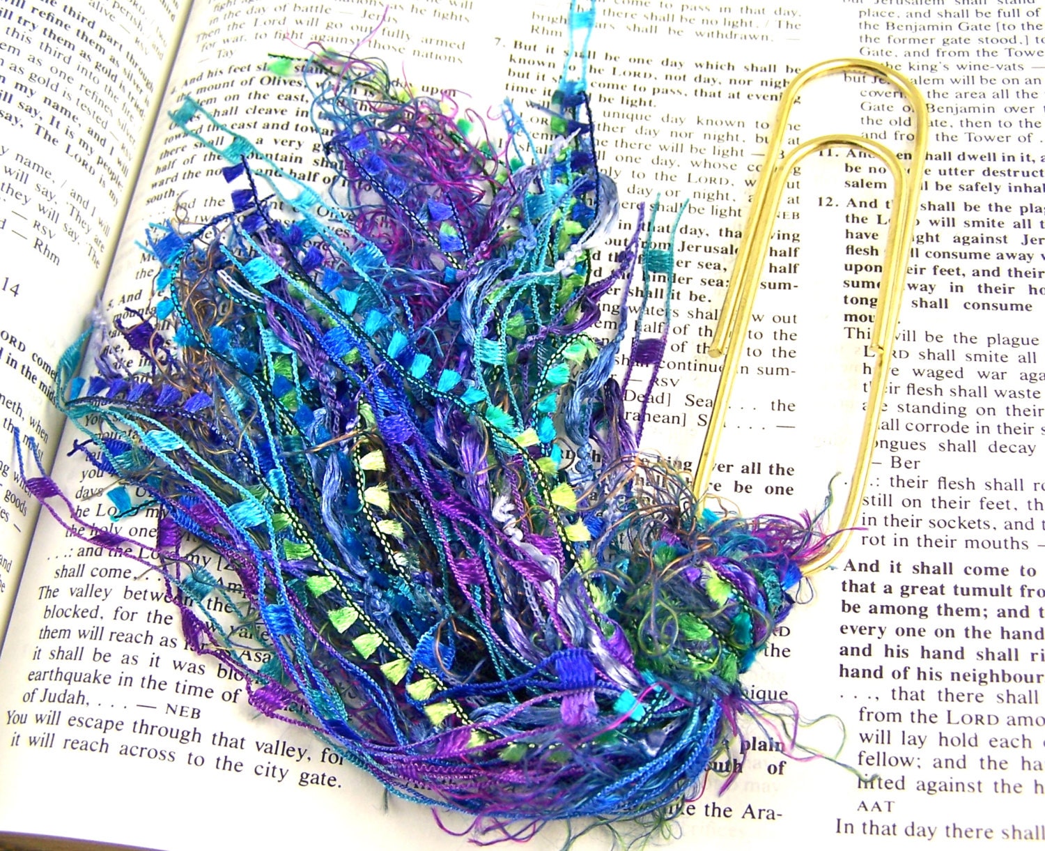 Bookmark BIG 4 Oversized Paperclip and Fancy Yarn