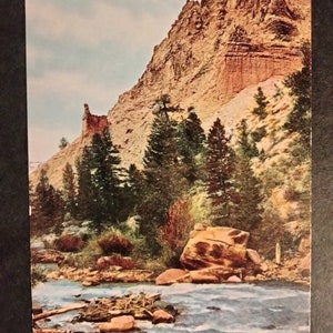 Cartão Postal Eagle Rock em Gardiner Canyon - Parque Nacional de Yellowstone - Vintage