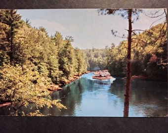 The Narrows - Clipper Winnebago - Wisconsin Dells, Wisconsin - Vintage Postcard