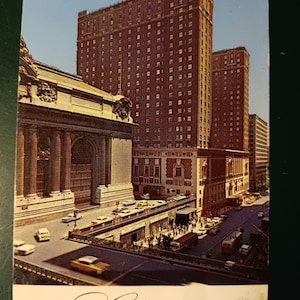 Hotel Commodore -New York City - Vintage Postcard