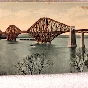 Forth Bridge - sur Firth of Forth - Ecosse - carte postale vintage