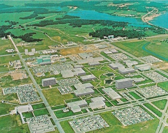 Manned Spacecraft Center - Houston, Texas - Vintage Postcard
