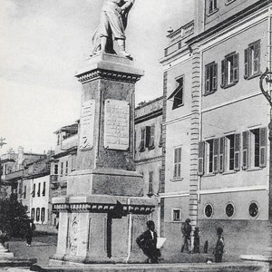 Gibraltar - War Memorial - 1951 Vintage Postcard
